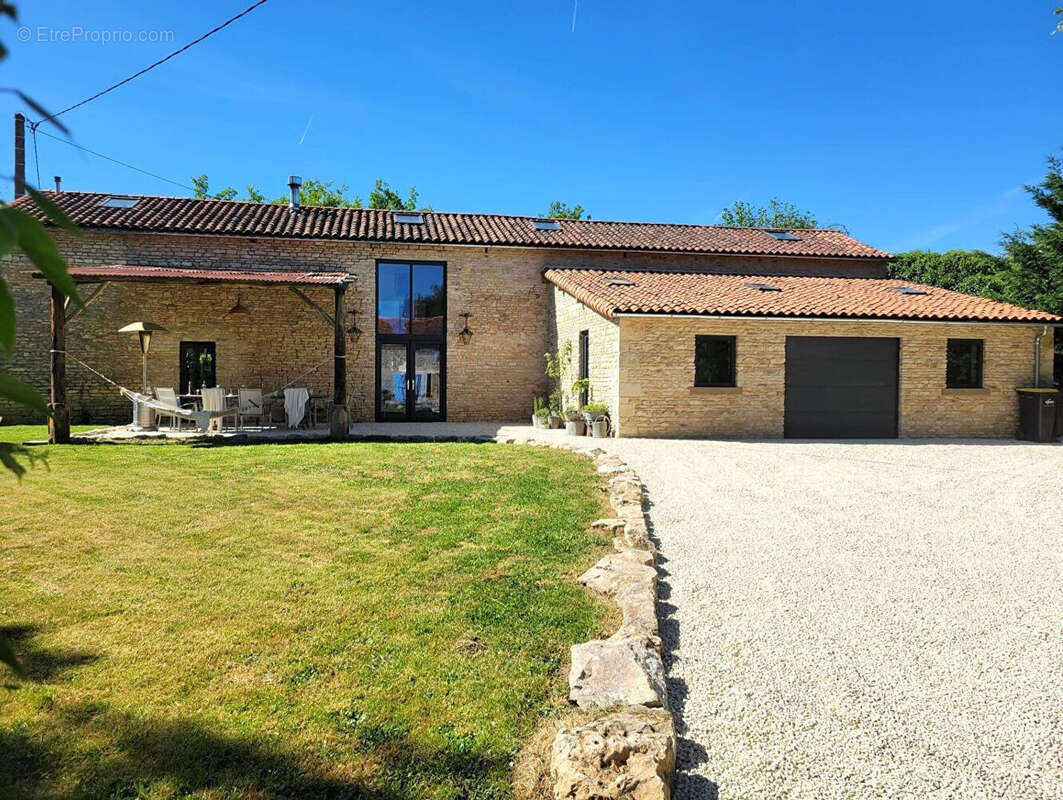 Maison à MAUPREVOIR