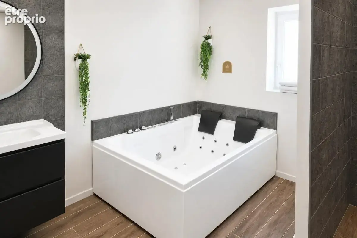 Maison de 9 pièces de 319 m² située à Bioule - photo 10