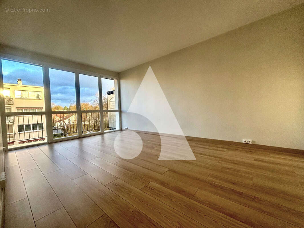 Appartement à MENNECY