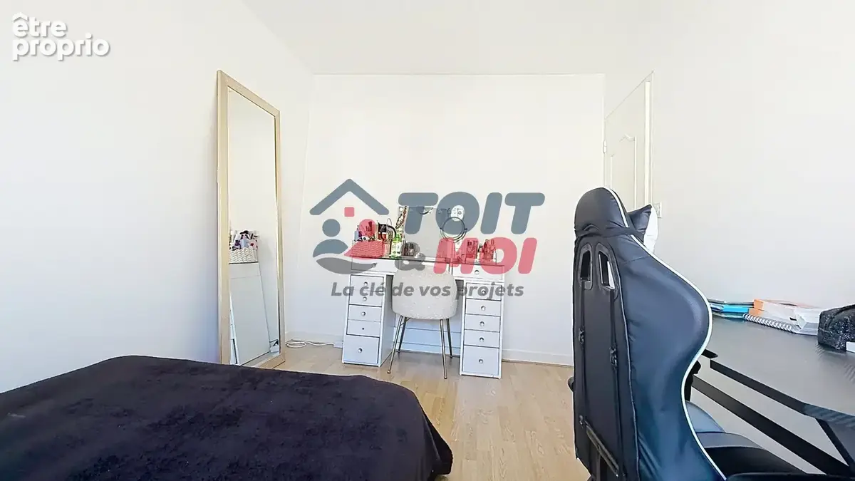 Appartement T4 de 87 m2 entièrement rénové   Double séjour   Balcon - photo 13