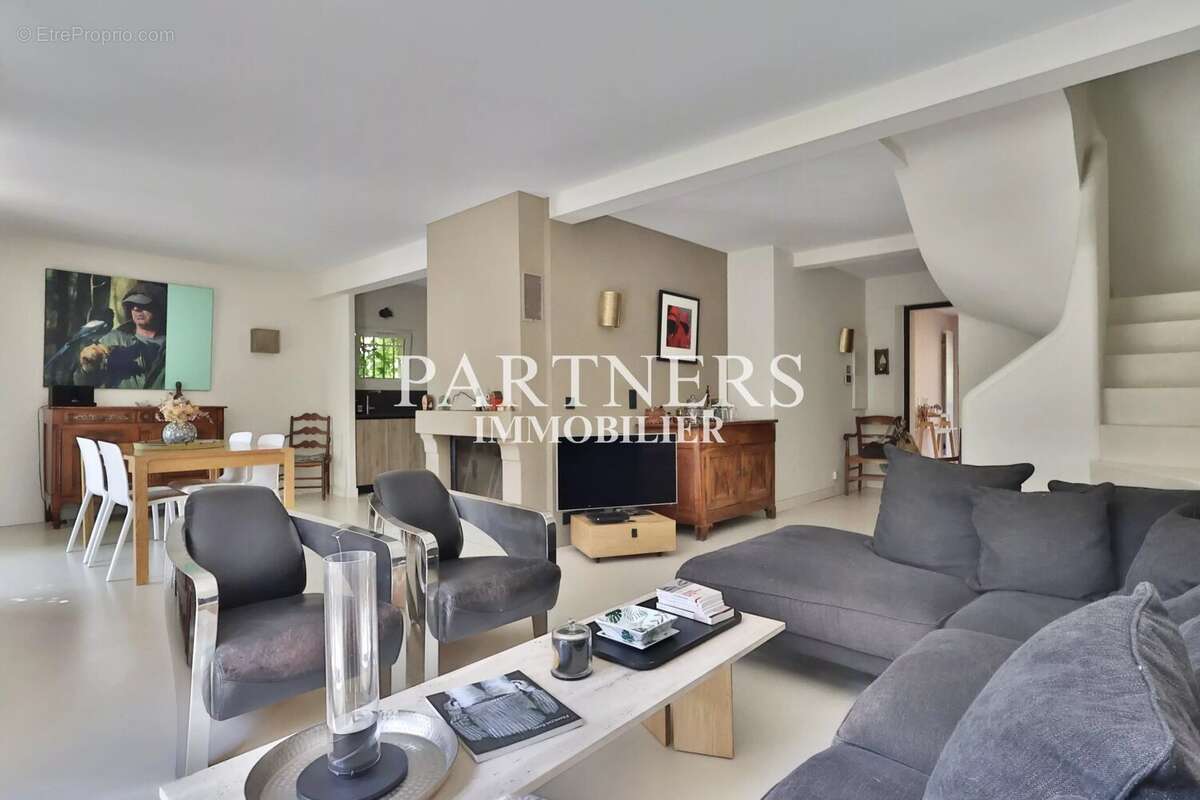 Maison 131 m² à Aix-En-Provence  - photo 7