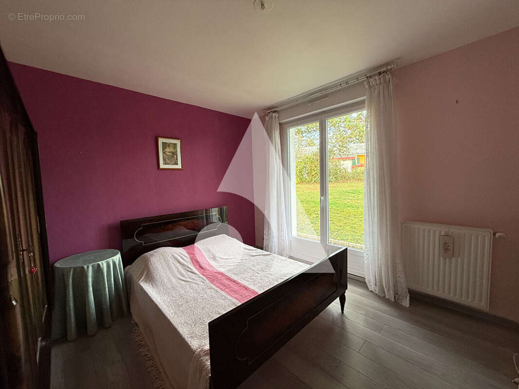 Maison à SAINT-SEBASTIEN-DE-MORSENT