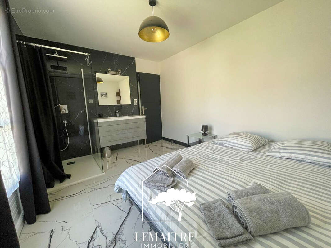 Maison à LES MATHES