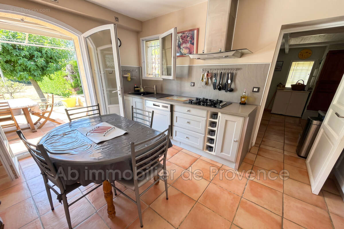Maison 123 m² à Contes  - photo 6