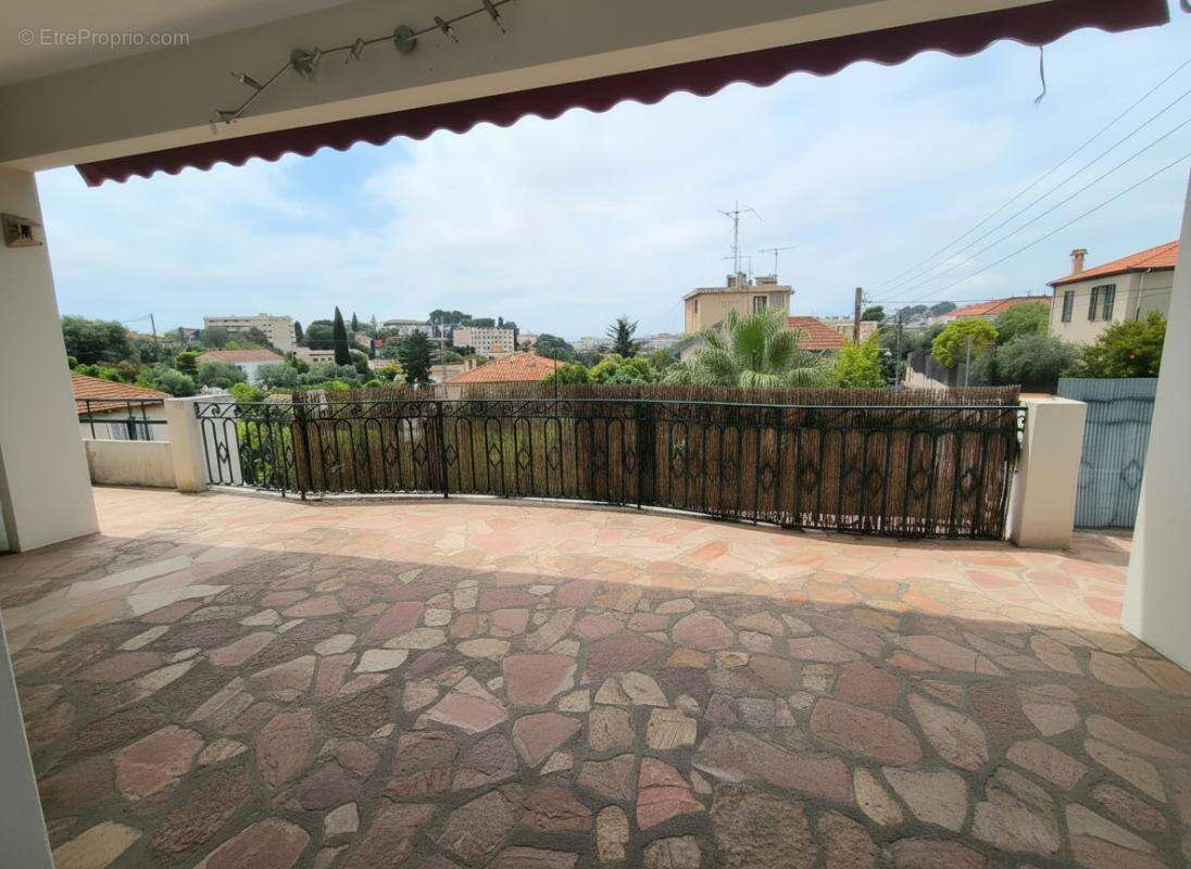 Appartement à LE CANNET