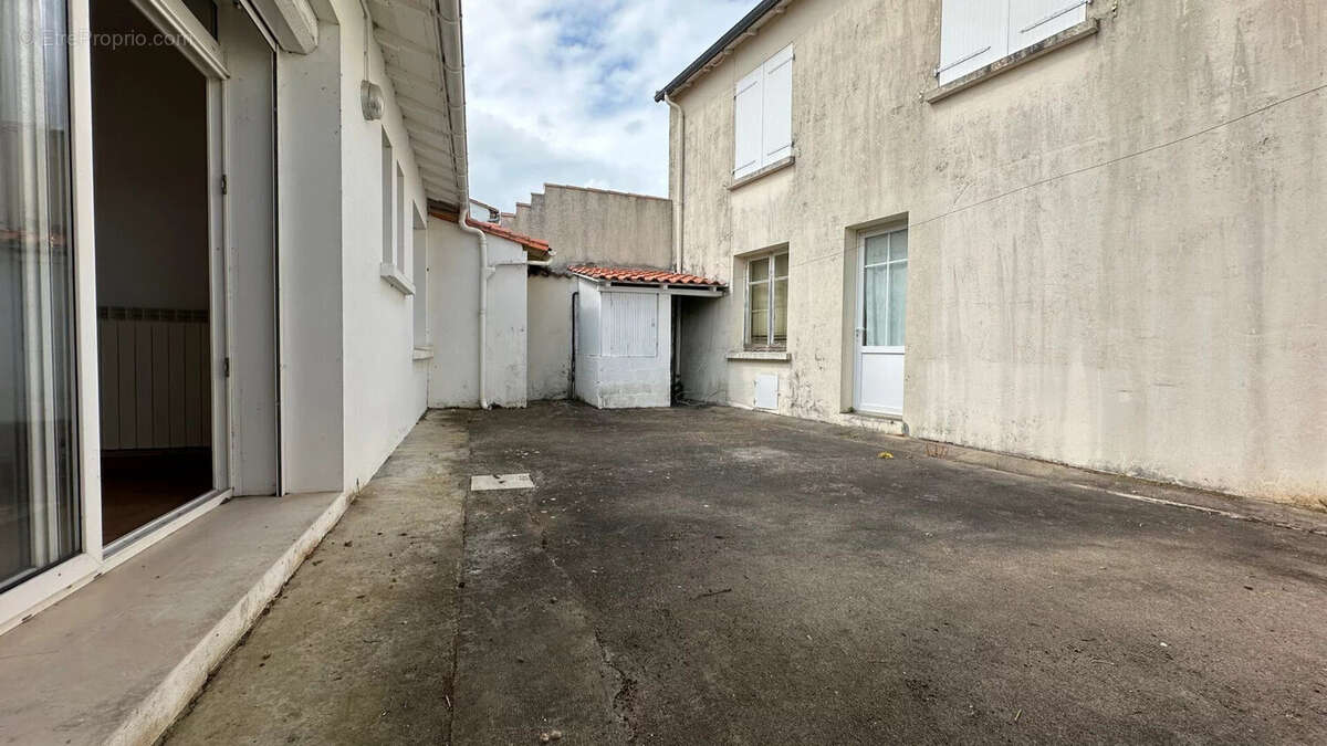 Maison 215 m² à Rivedoux-Plage  - photo 4