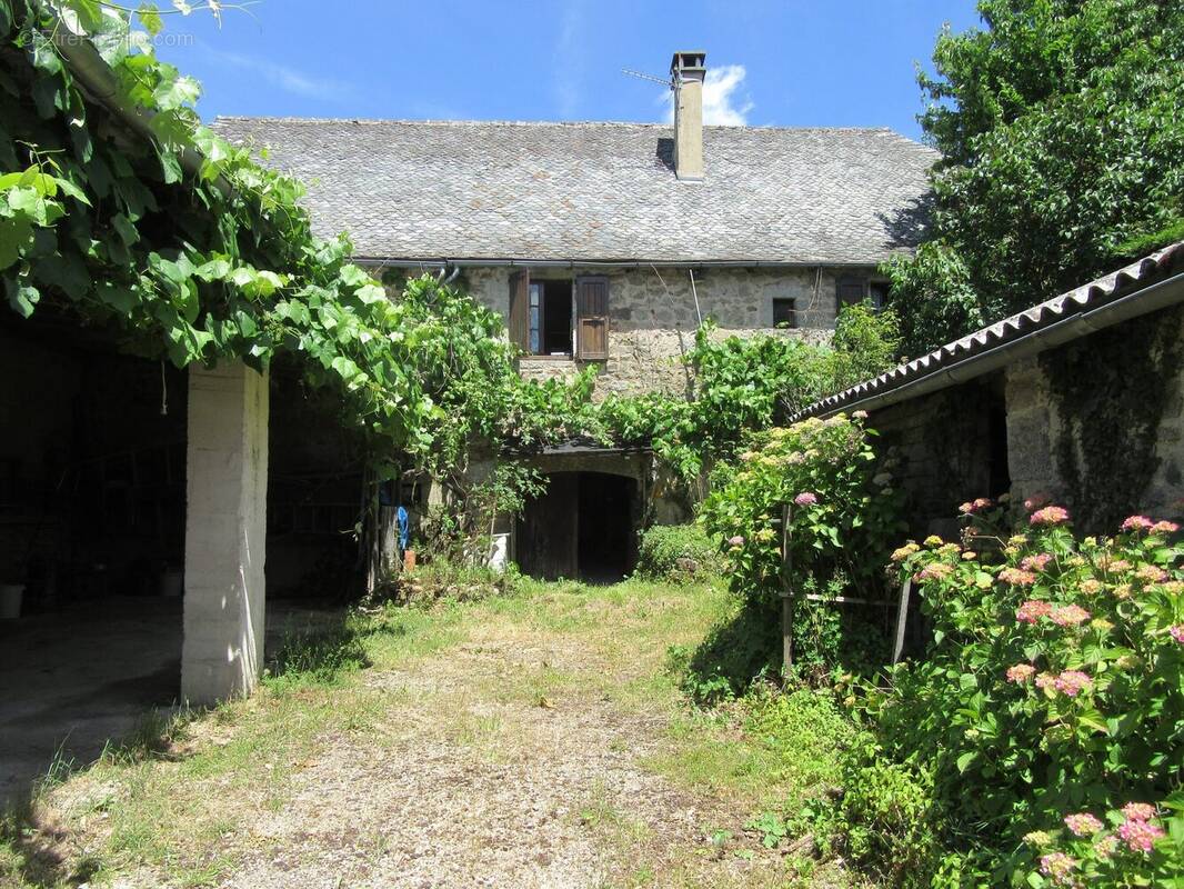 Maison à CAMPUAC