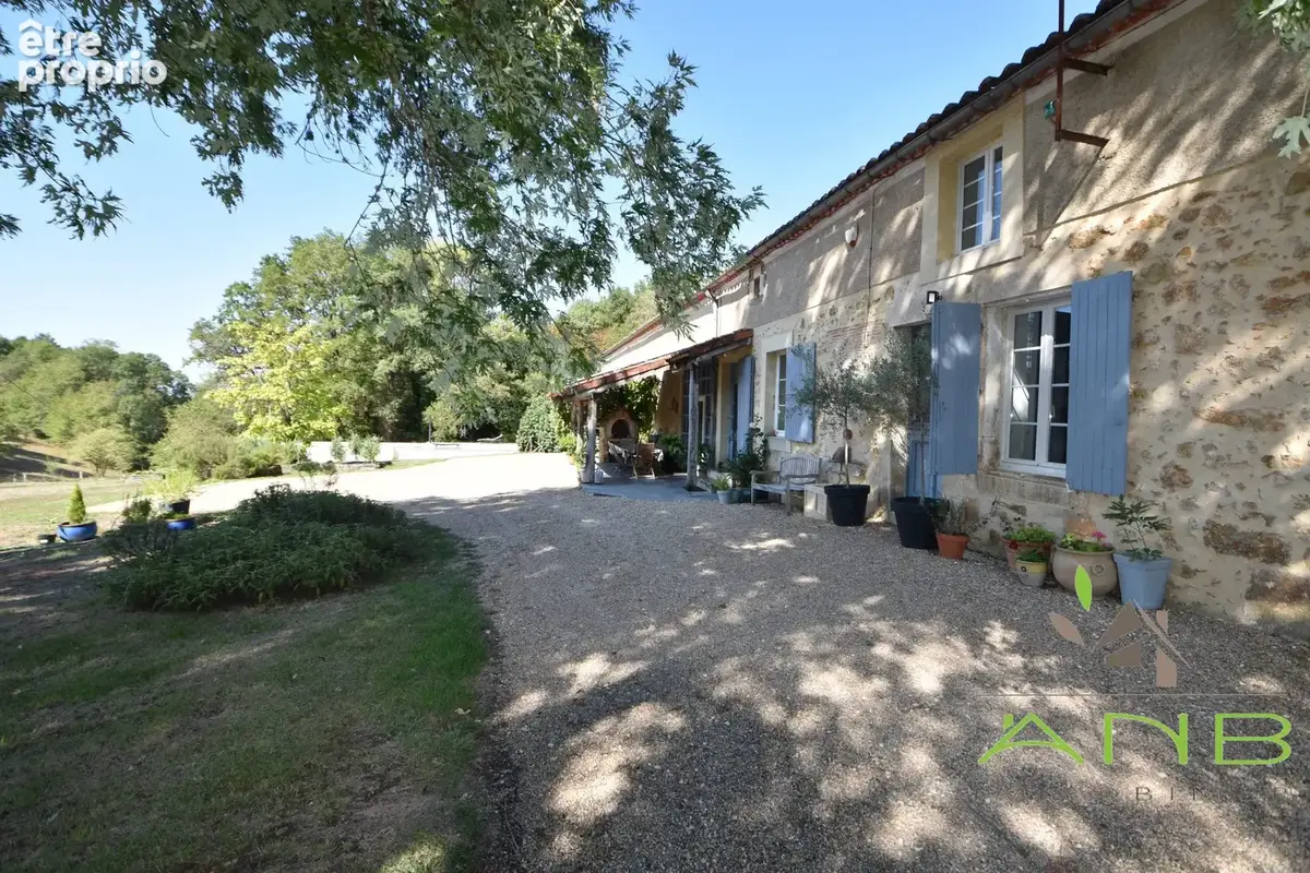 Maison à MONTBRON