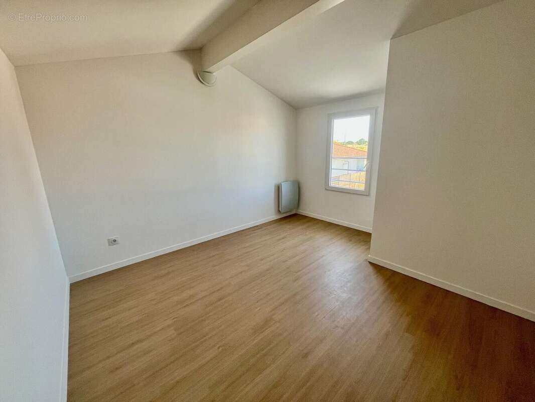 Maison 79 m² à Merignac  - photo 4
