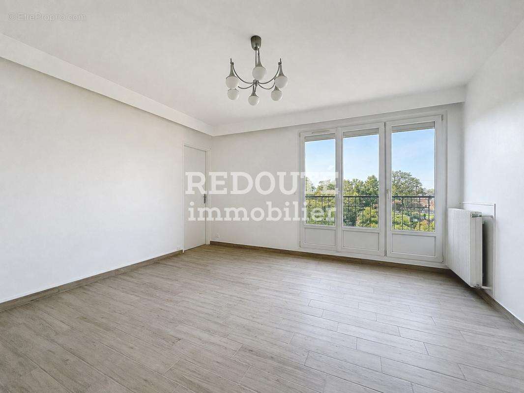 Appartement T4 à vendre à Reims – Secteur Avenue d’Épernay – 3 chambres – Parking – Cave - photo 2