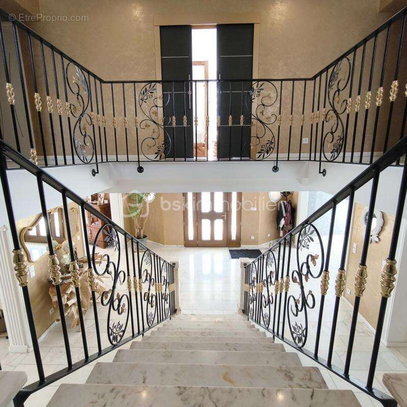 Maison à LE GENEST-SAINT-ISLE