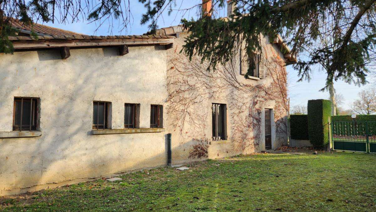 Maison à AMBERIEUX-EN-DOMBES