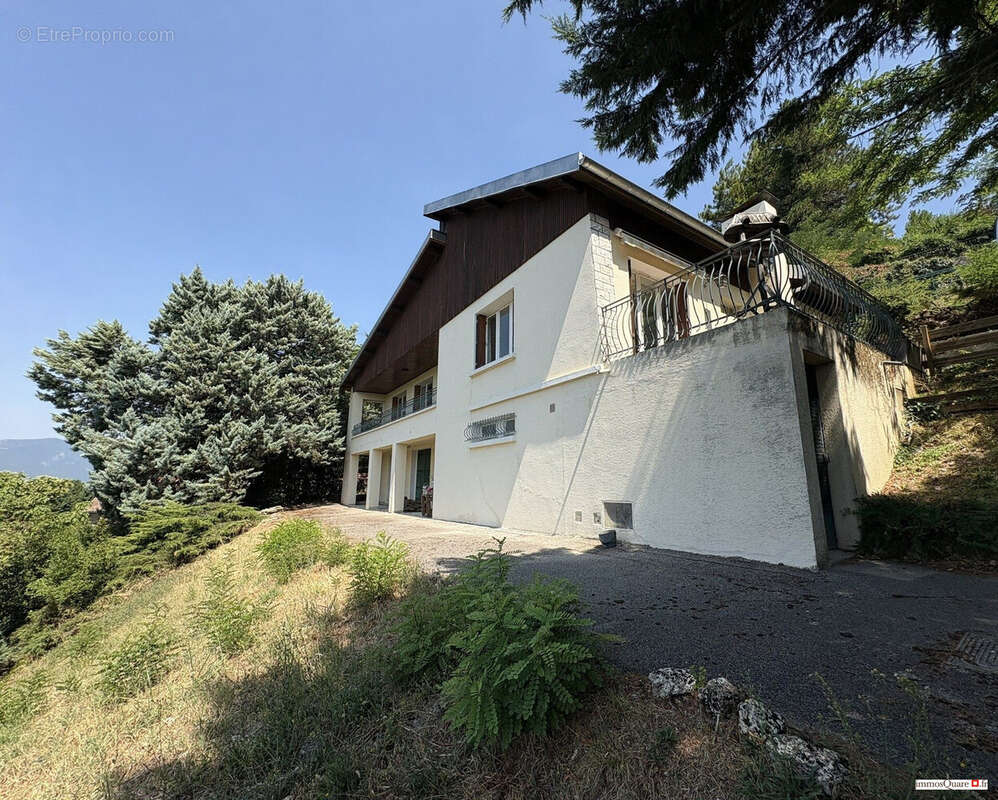 Maison 179 m² à Saint-Martin-Le-Vinoux  - photo 2