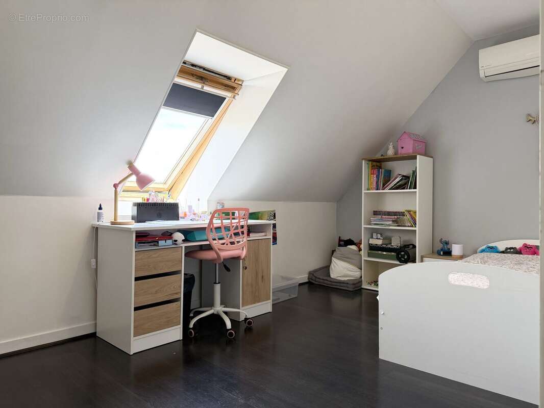 Chambre 2 - Maison à TORCE-EN-VALLEE