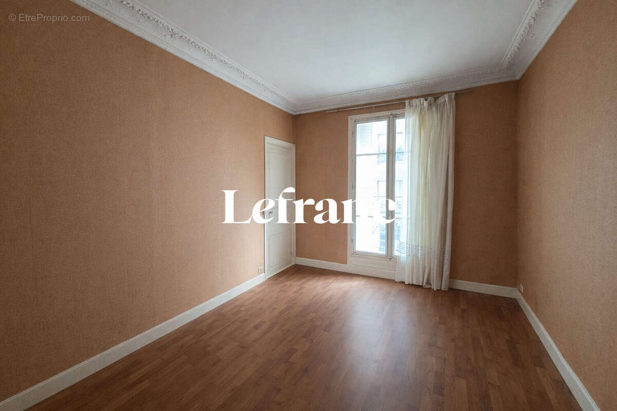 Appartement à PARIS-15E