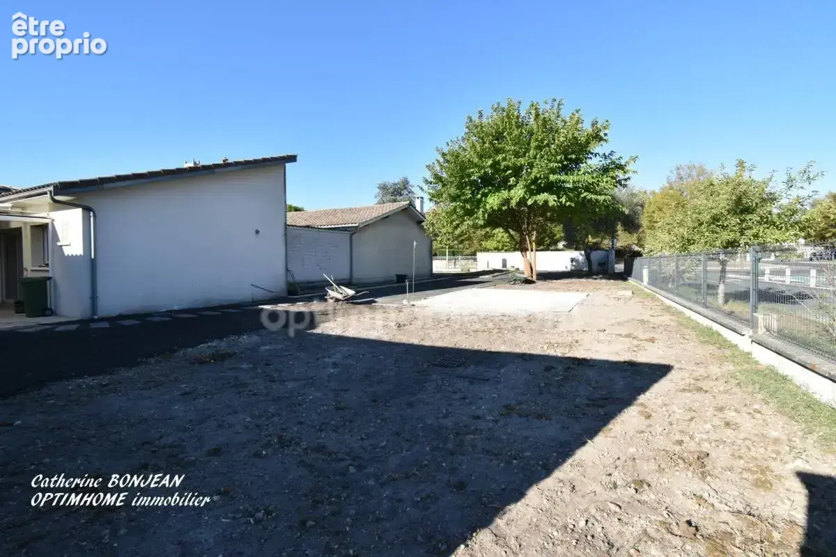 Petite maison mitoyenne de Plain-pied fonctionnelle 2 chambres avec potentiel - Emplacement privilégié à Blanquefort - photo 7