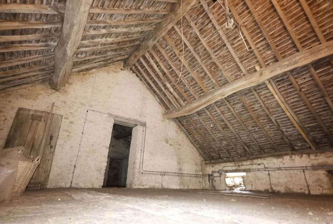 Maison à BRINON-SUR-BEUVRON