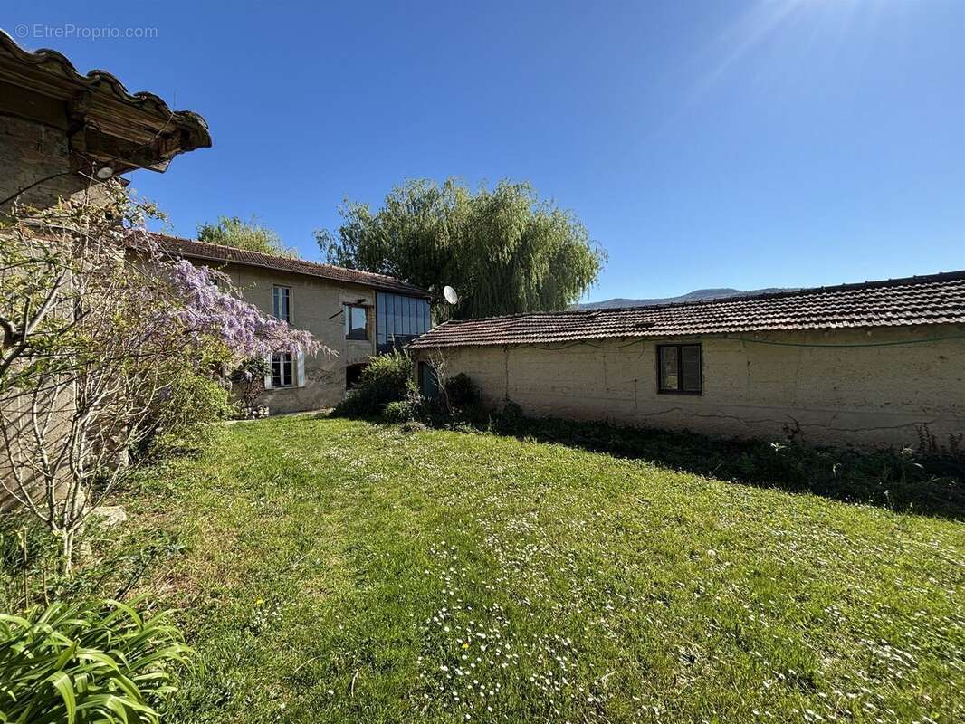 Maison 8 pièces 244 m² à vendre à Vaunaveys-La-Rochette (26400) - photo 2