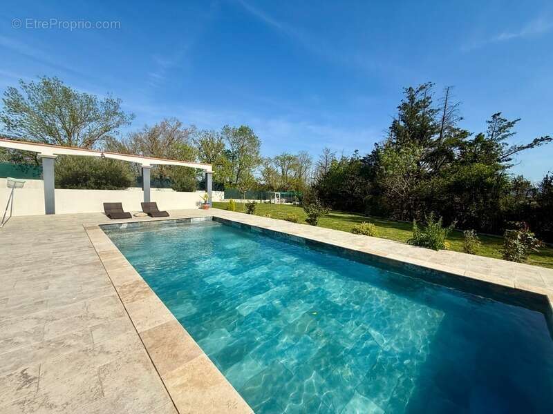 Maison à VILLEMOUSTAUSSOU