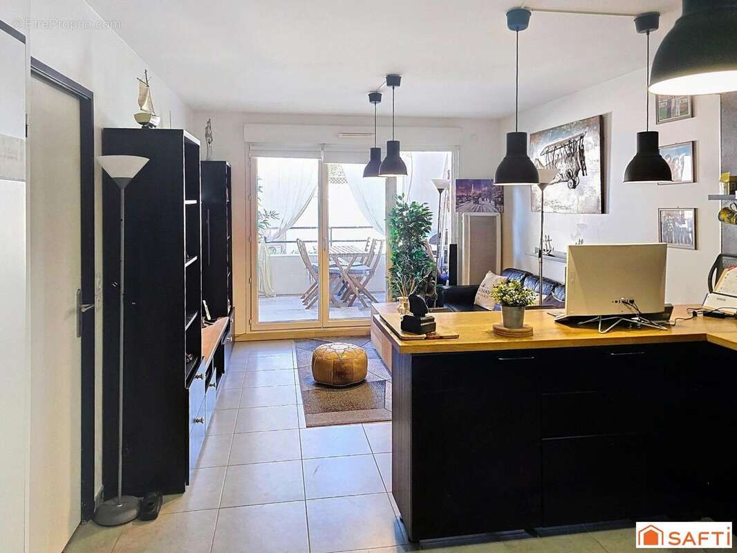 Photo 2 - Appartement à MARSEILLE-9E