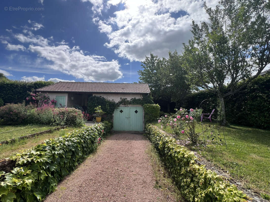 Maison à CHAROLLES
