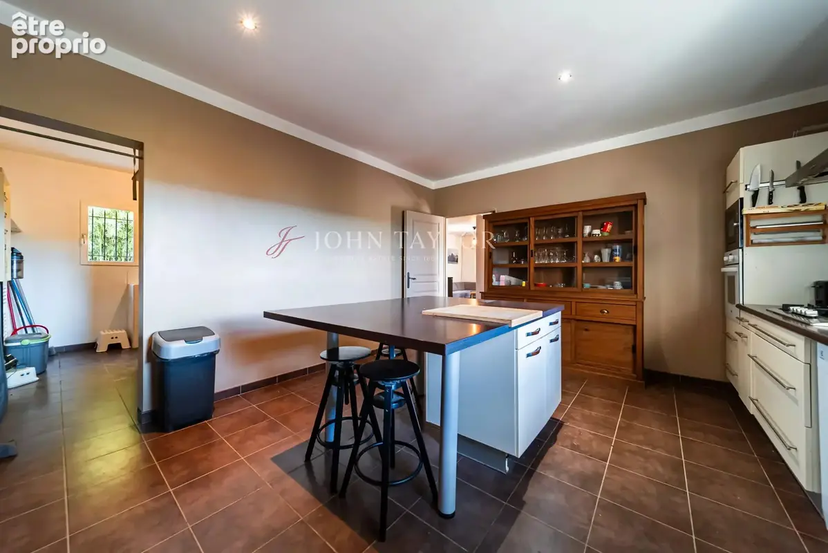 Maison à vendre à Cabrières-d'Avignon : 160 m² de charme avec piscine - photo 11