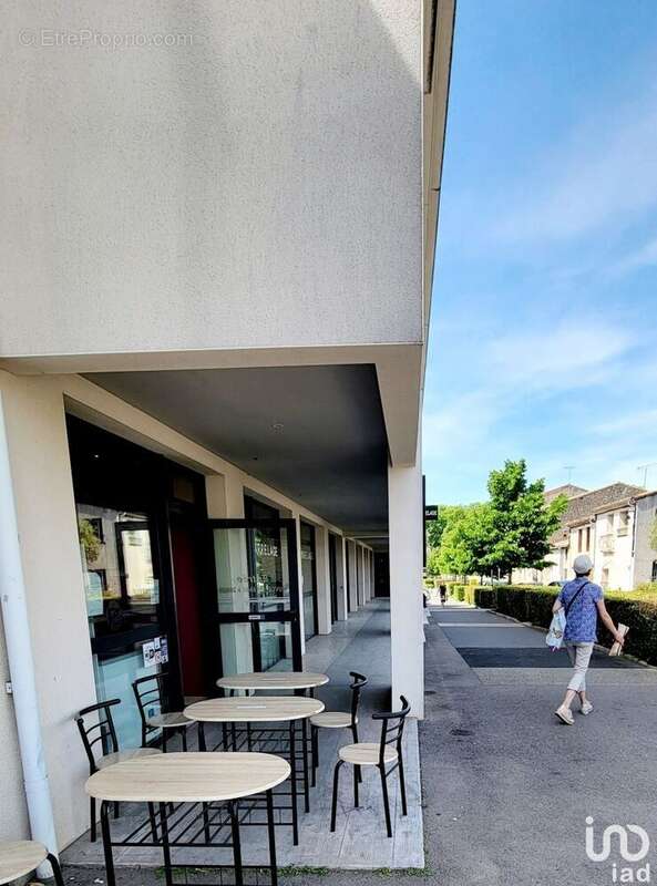 Photo 3 - Commerce à LAVERUNE