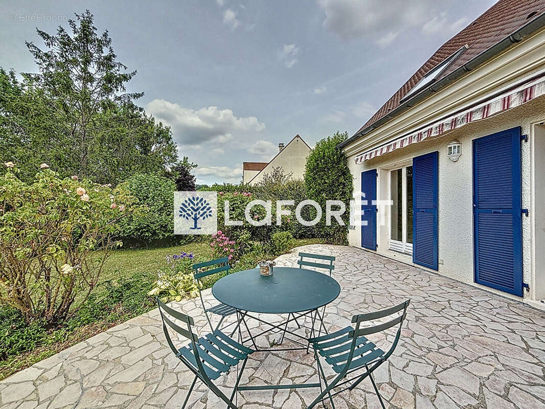 Maison familiale dans résidence avec piscine à Saint-Nom-la-Bretèche - photo 3