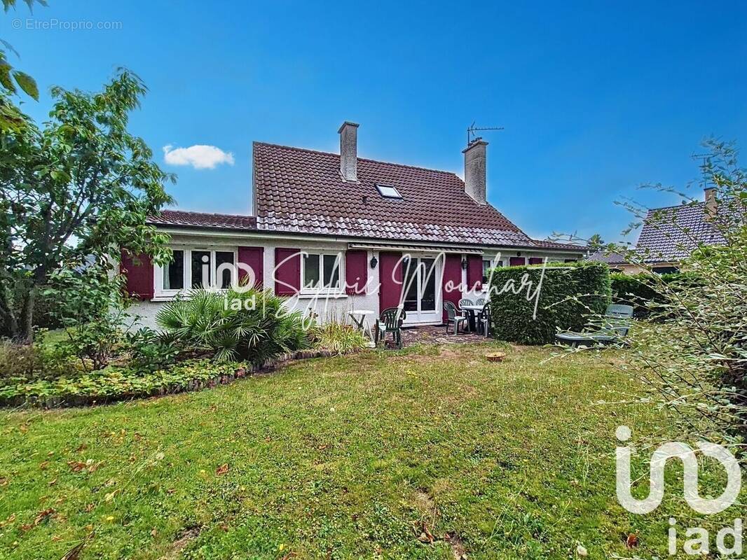 Photo 1 - Maison à LE MESNIL-SAINT-DENIS