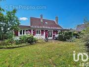 Photo 1 - Maison à LE MESNIL-SAINT-DENIS