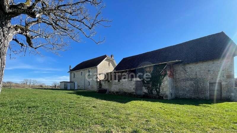 Maison à SAINT-MICHEL-DE-BANNIERES