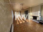 Maison à SAINT-PANTALEON-DE-LARCHE