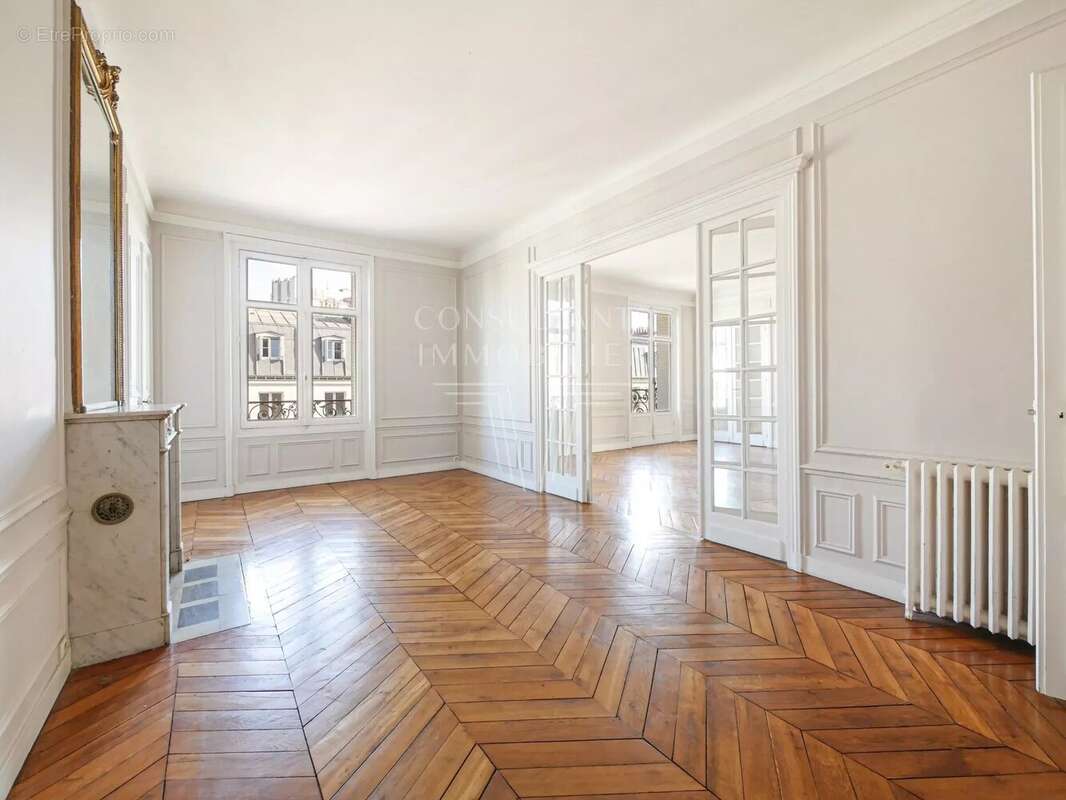 Appartement à PARIS-17E