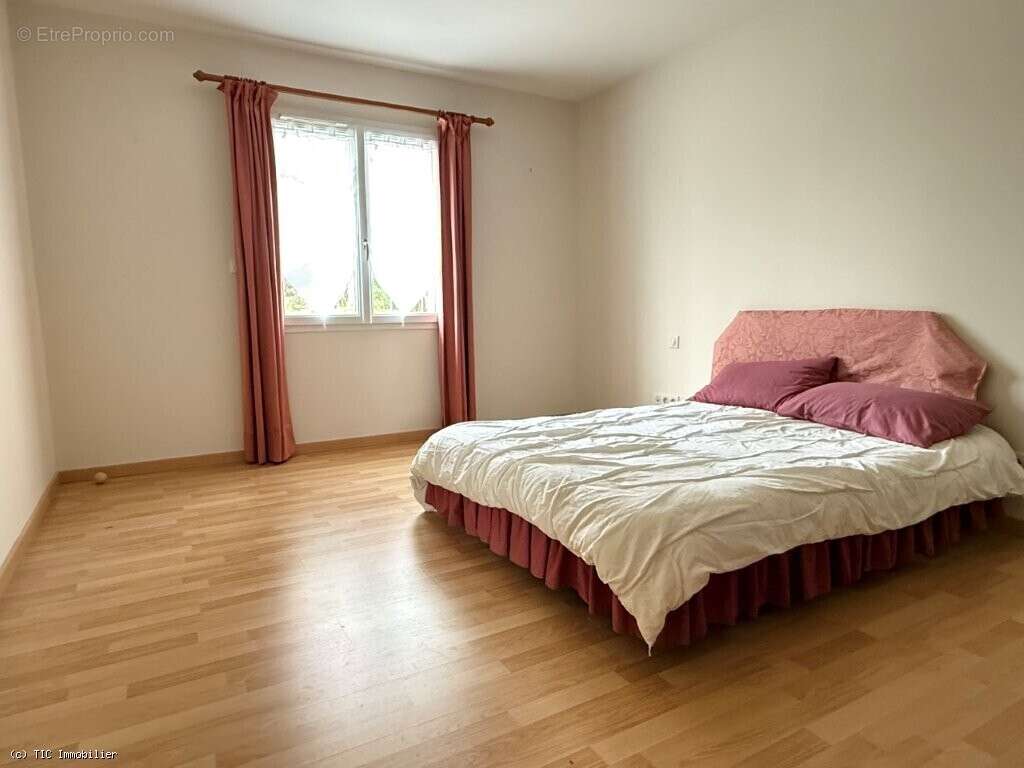 Maison à CONFOLENS
