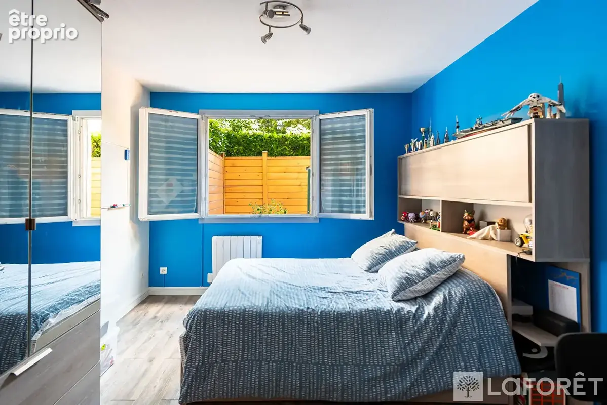 Appartement en rez-de-jardin de 157 m2 - métro Cuire - photo 10