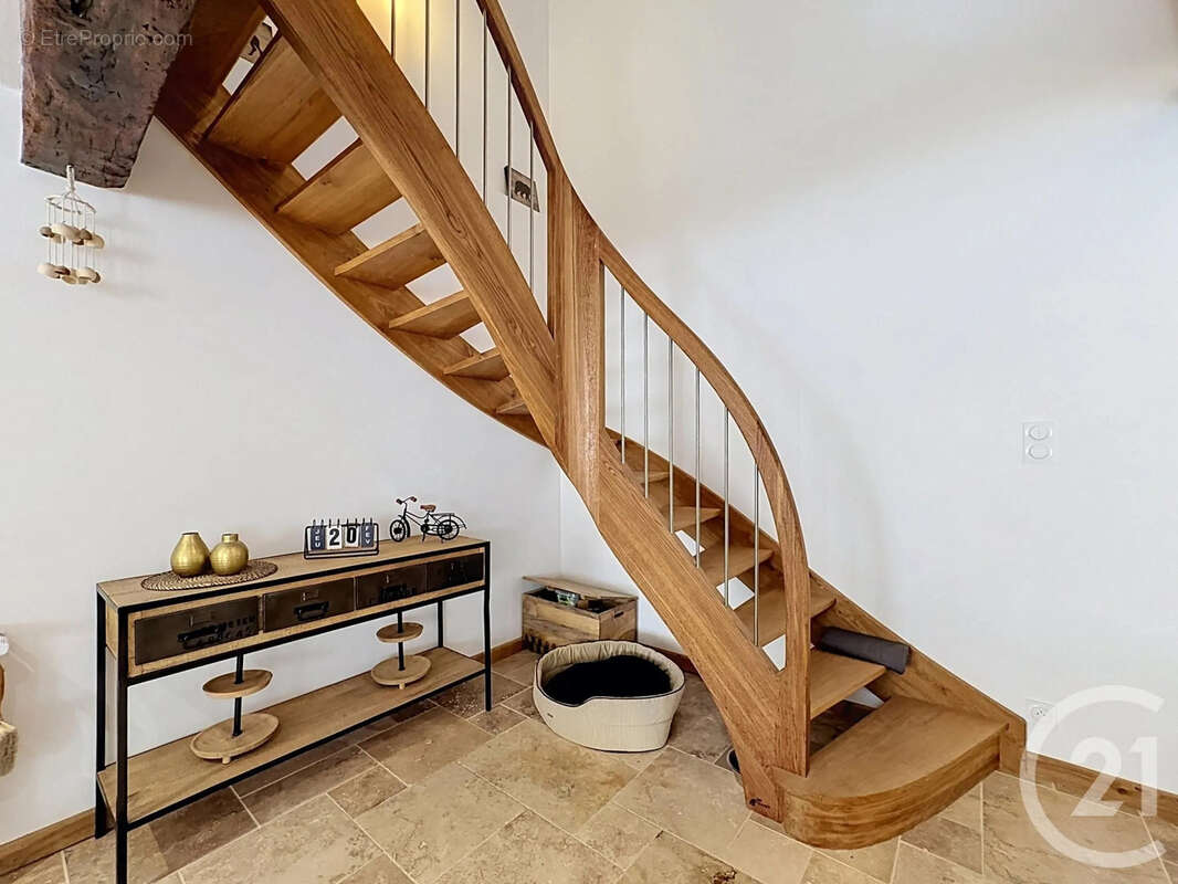 Maison 160 m² à Clery-Saint-Andre  - photo 8