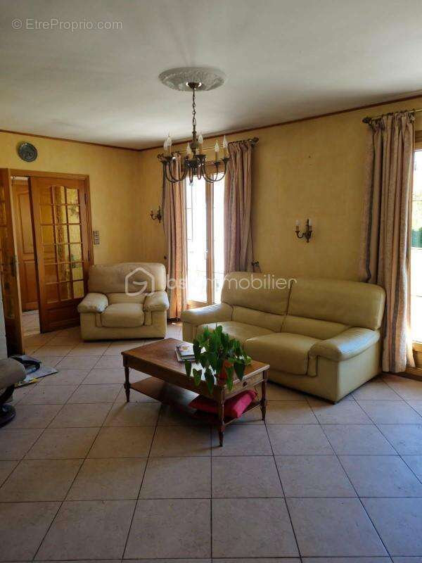 Maison à ORIGNY-SAINTE-BENOITE