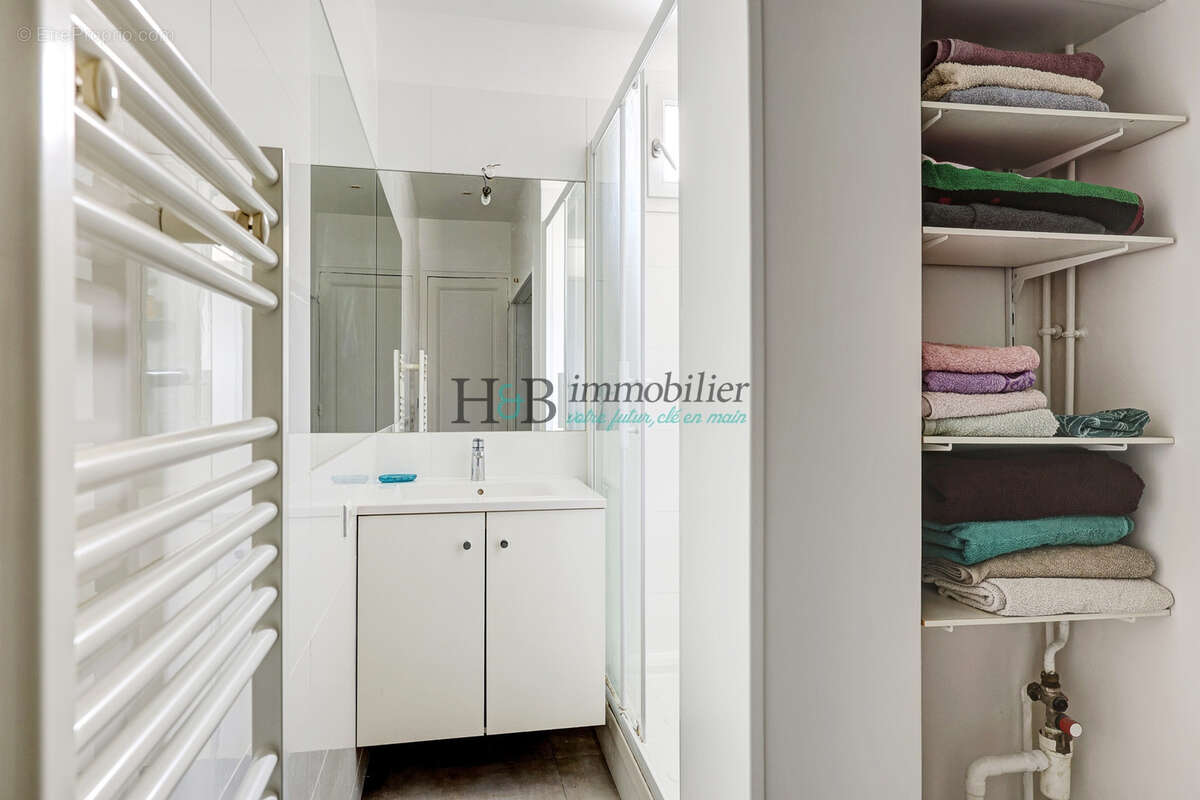 Appartement à PARIS-18E