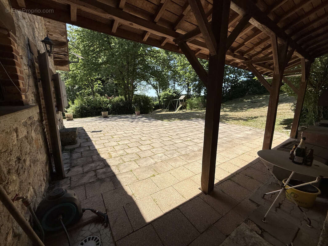 Maison à CELLES-SUR-DUROLLE