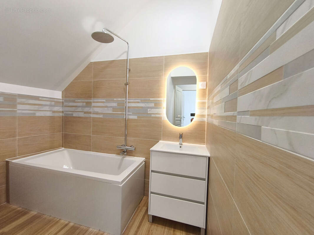 Maison à CHAMPAGNE-SUR-OISE