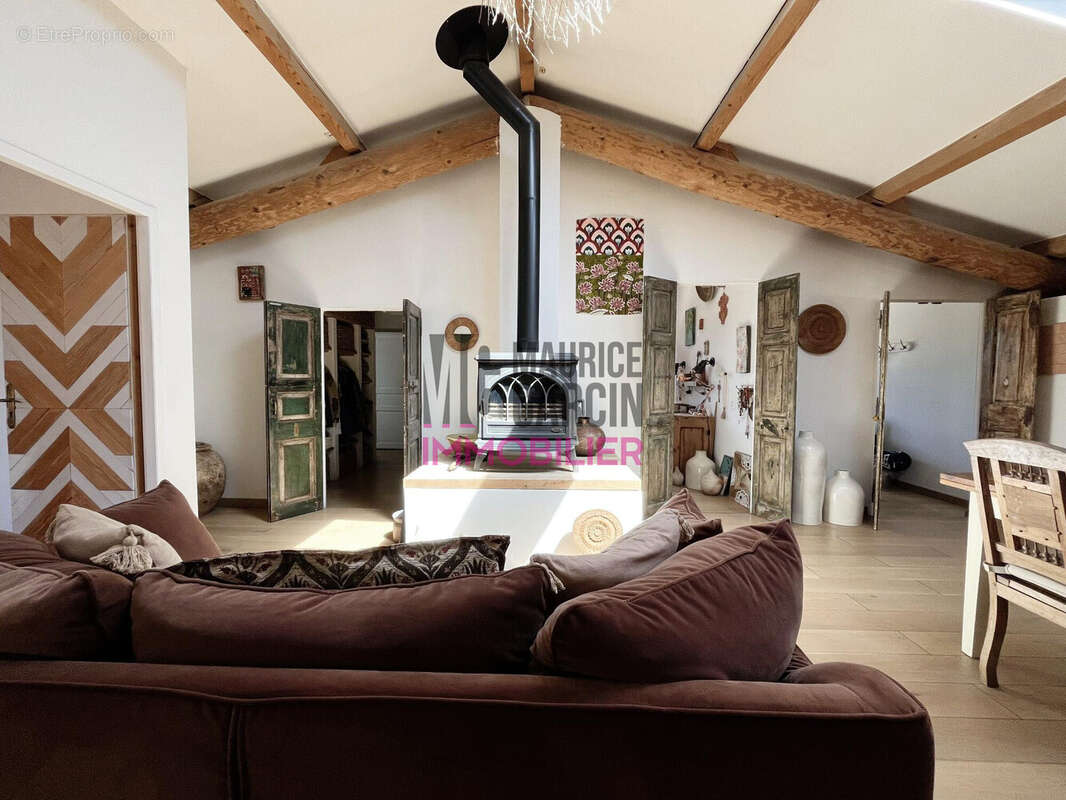 Appartement à CHATEAUNEUF-DE-GADAGNE