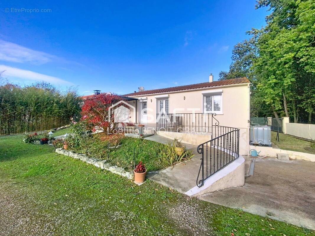 Photo 1 - Maison à BREUILLET