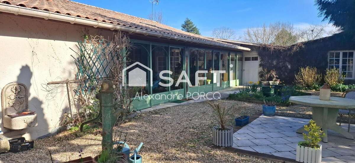 Photo 4 - Maison à LES PEINTURES