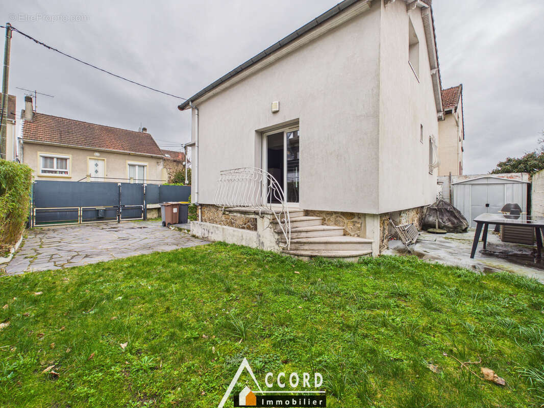 Maison à SARTROUVILLE