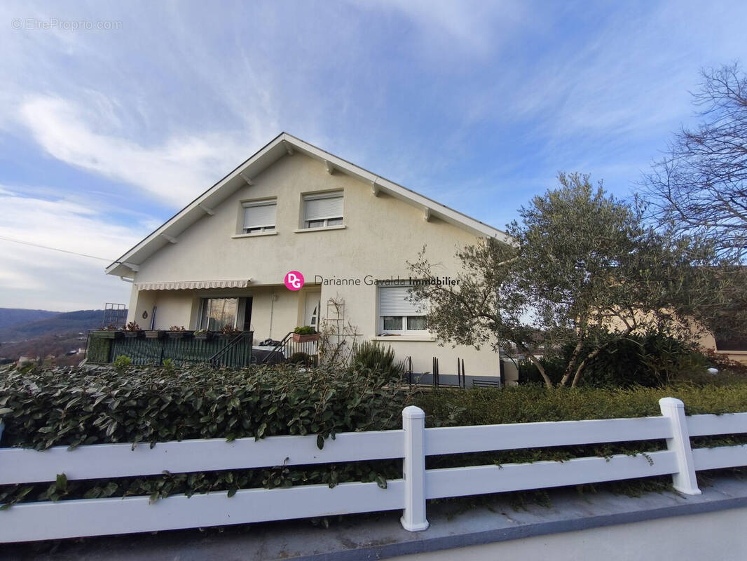 Maison à DECAZEVILLE