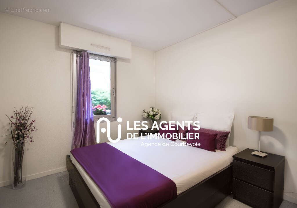 Appartement à COURBEVOIE