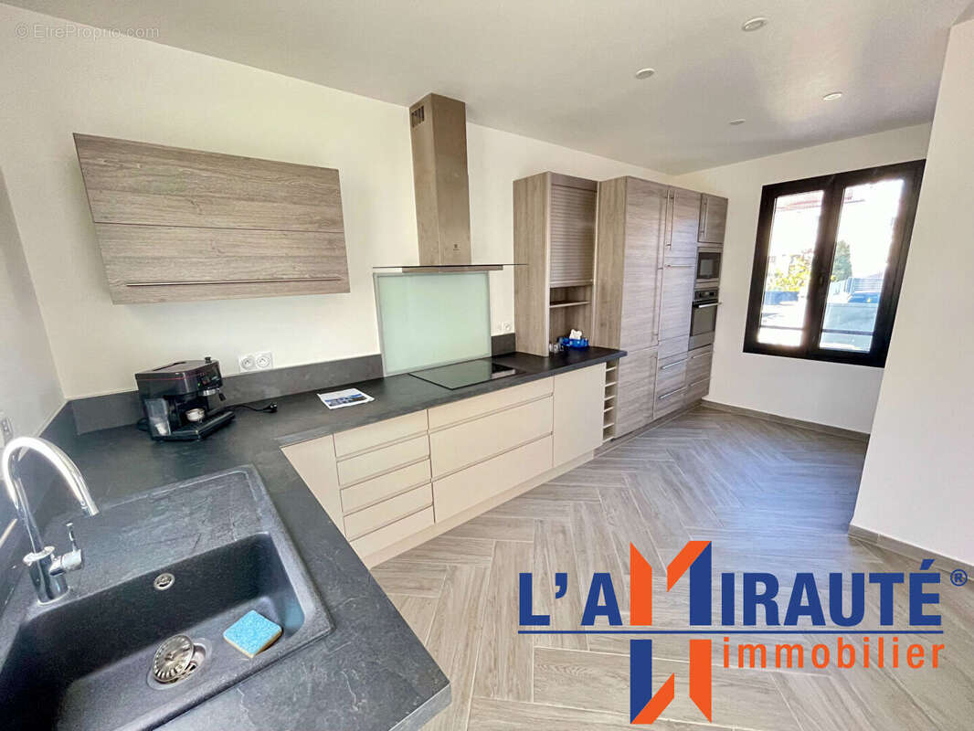 Maison à SARTROUVILLE