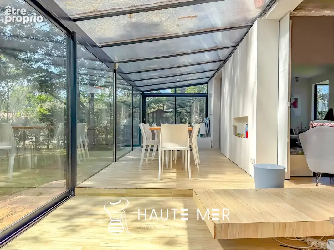 LUNE - Maison d'architecte lovée dans la pinède du domaine de la Pironnière - photo 2