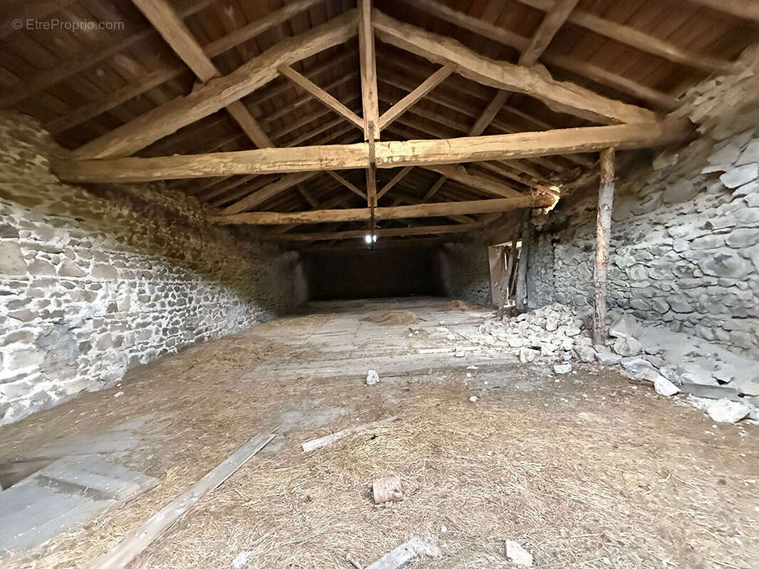 Maison à SAINT-JUST-EN-CHEVALET