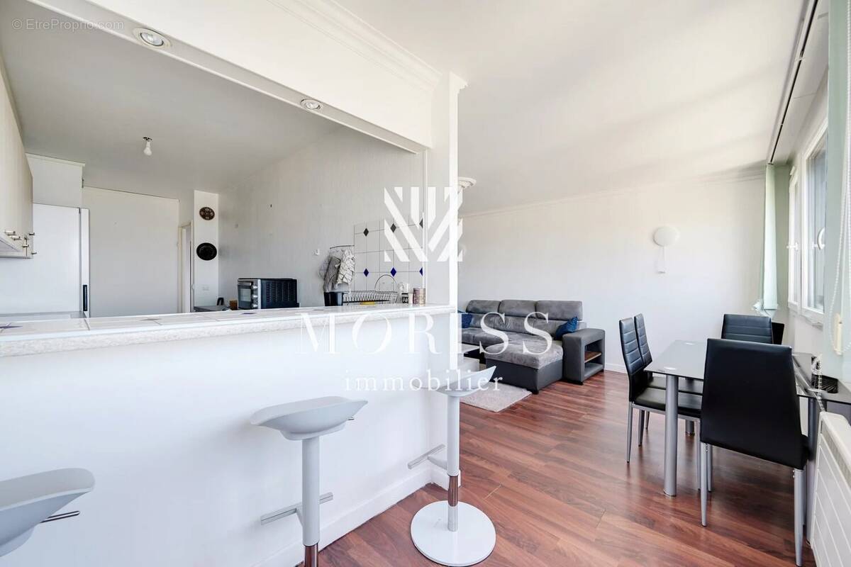 Appartement à CHARENTON-LE-PONT